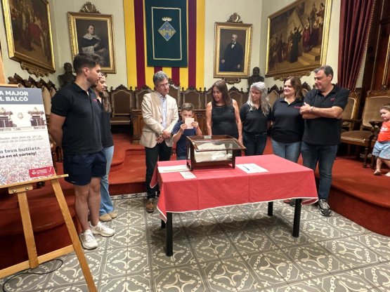 9 ciutadans i ciutadanes viuran un any més la Festa Major des del balcó de la Casa de la Vila